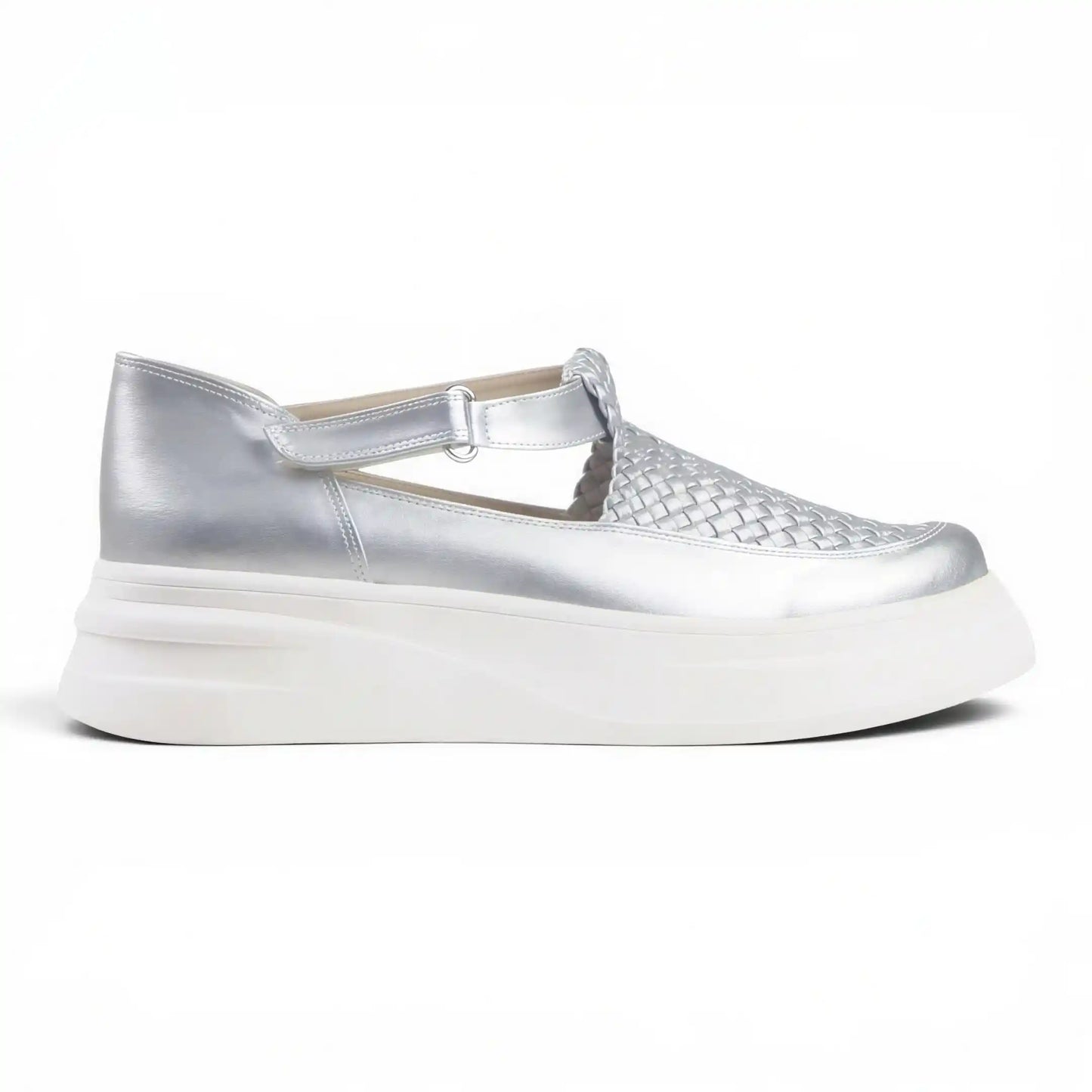 Handwoven Closed Sneakers R901