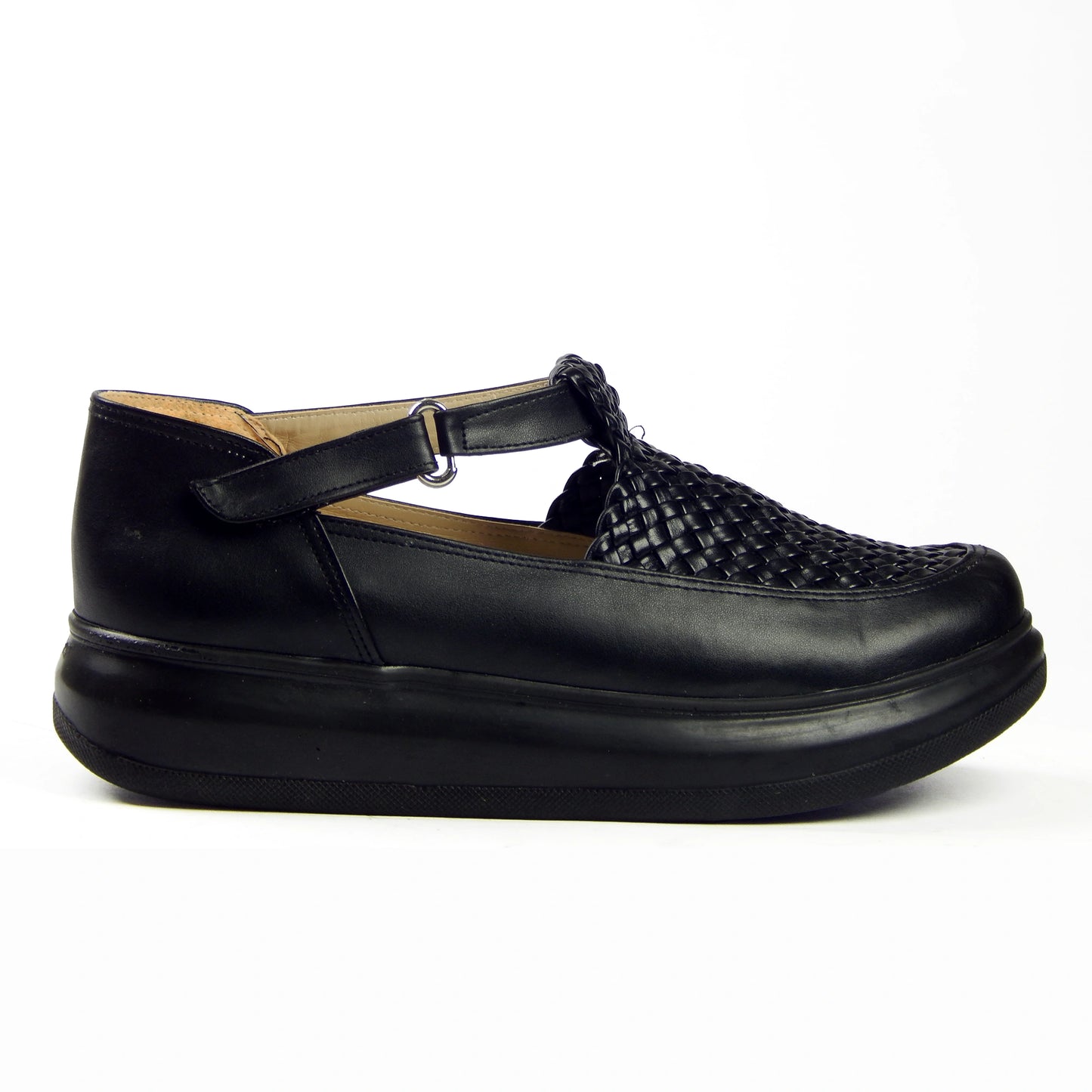 Handwoven Closed Sneaker R901