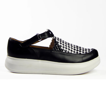 Handwoven Closed Sneakers R901
