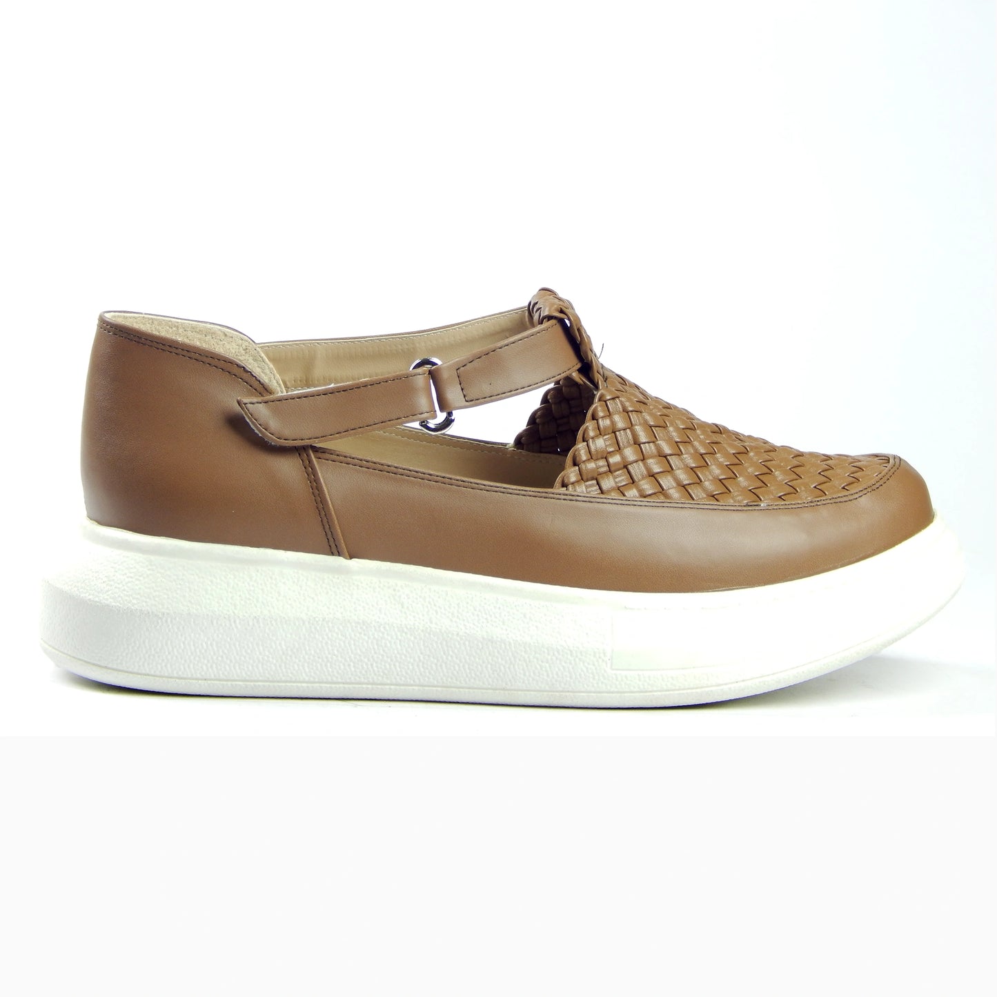 Handwoven Closed Sneaker R901