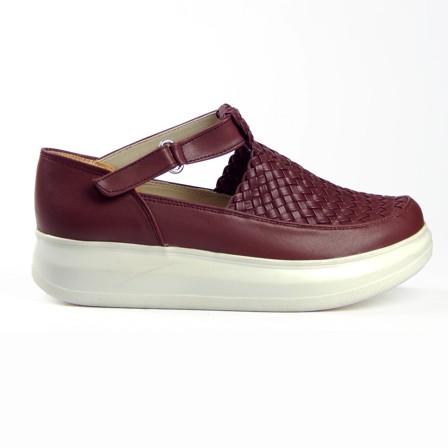 Handwoven Closed Sneaker R901