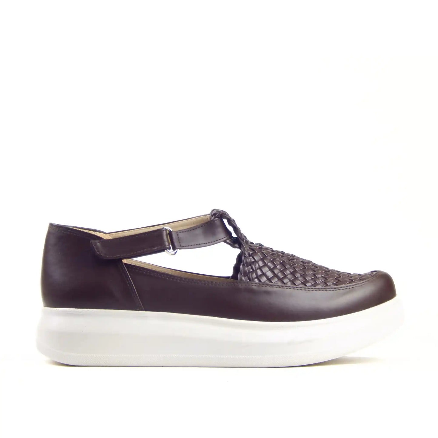 Handwoven Closed Sneaker R901