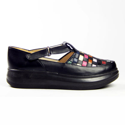 Handwoven Closed Sneakers R901