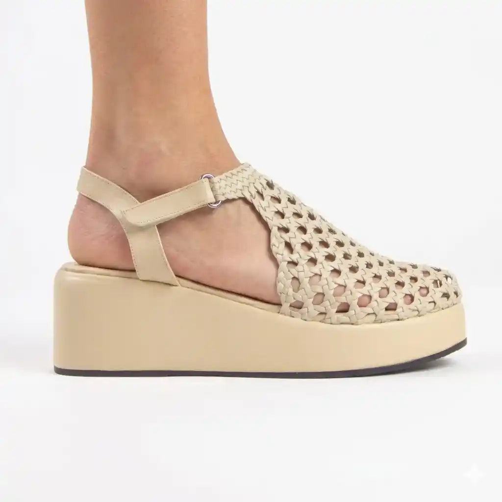 Wedge 6cm braided sandals R700