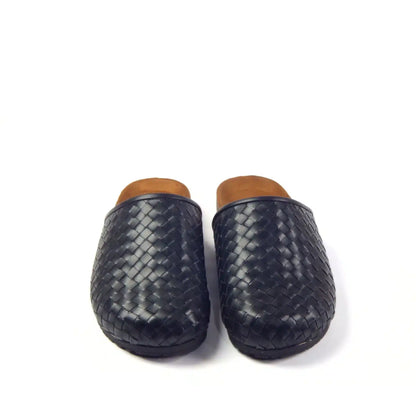 Onyx Clogs
