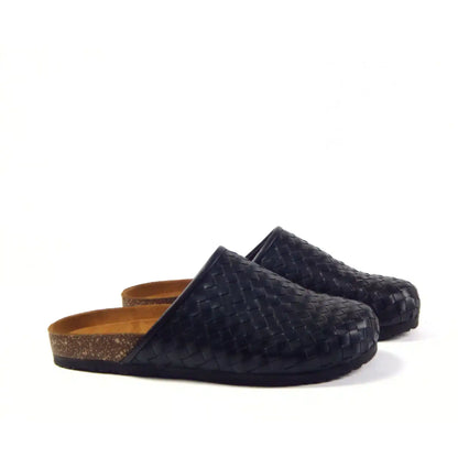Onyx Clogs