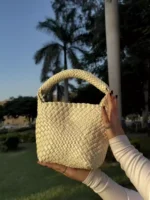 شنطة بيج وسط